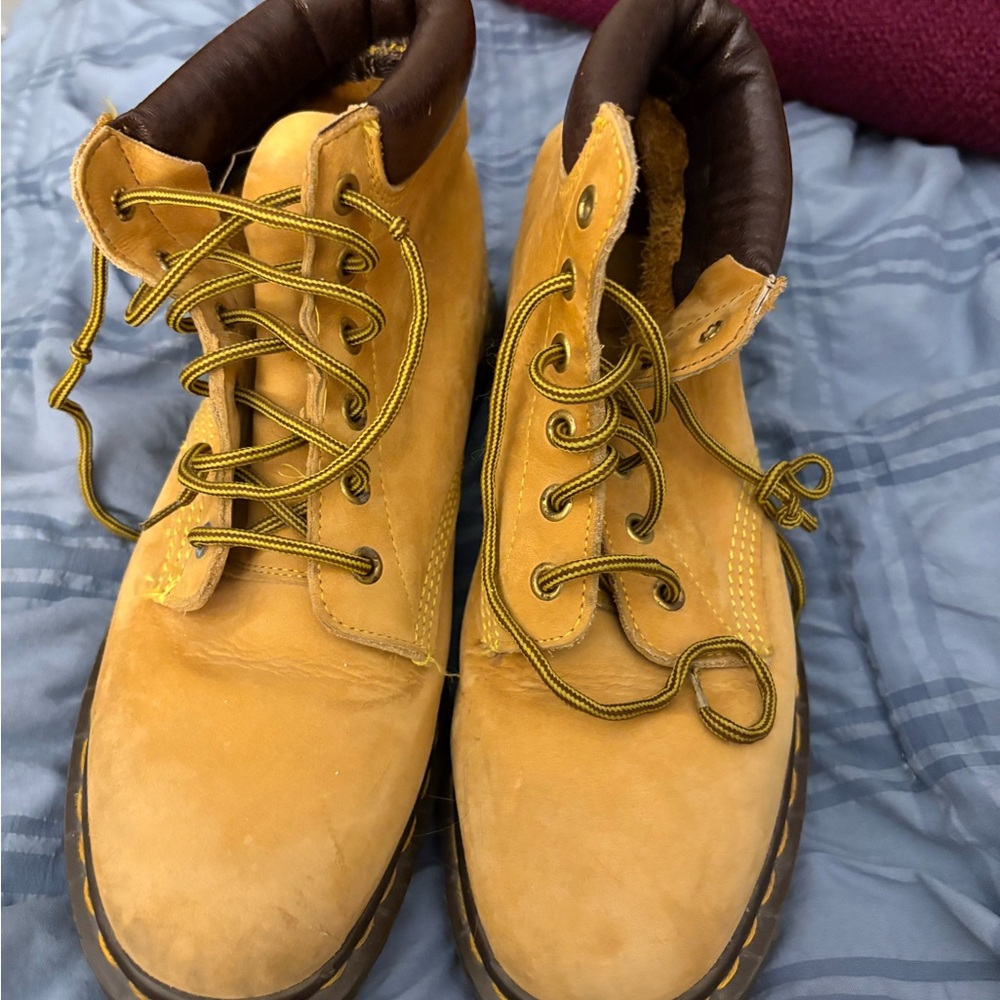 Womans Doc Marteens Leather Boots